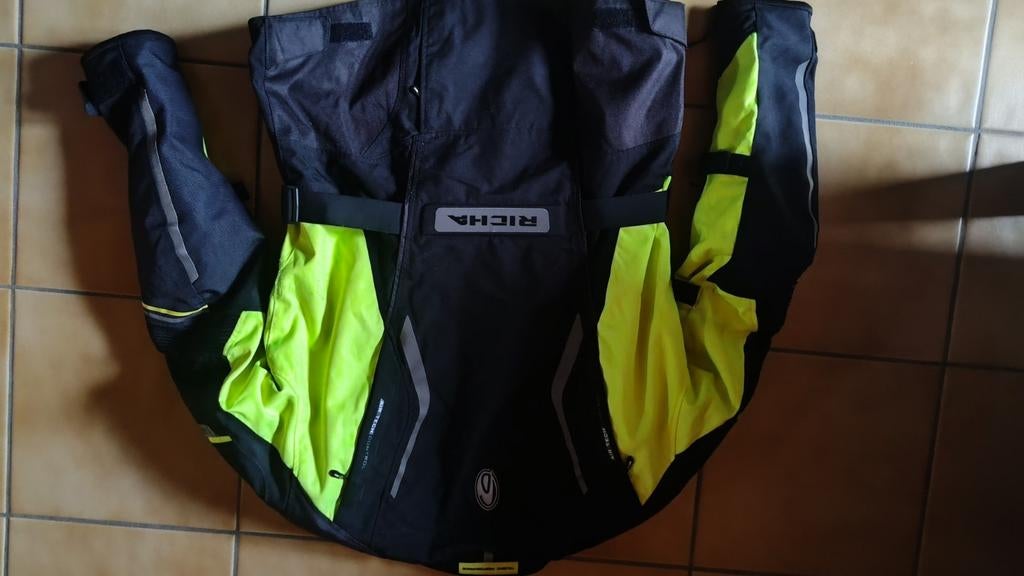 Moter kleding, Motoren, Ophalen