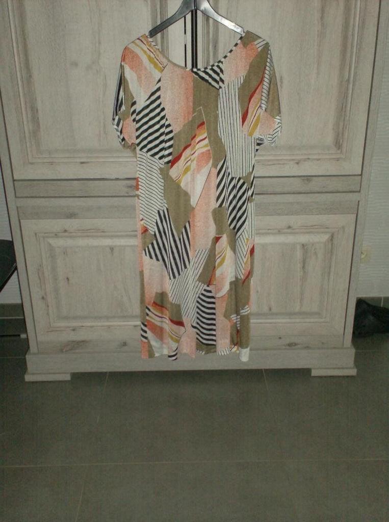 mooie jurk maat 48, Ophalen of Verzenden, Zo goed als nieuw, Maat 46/48 (XL) of groter, Knielengte