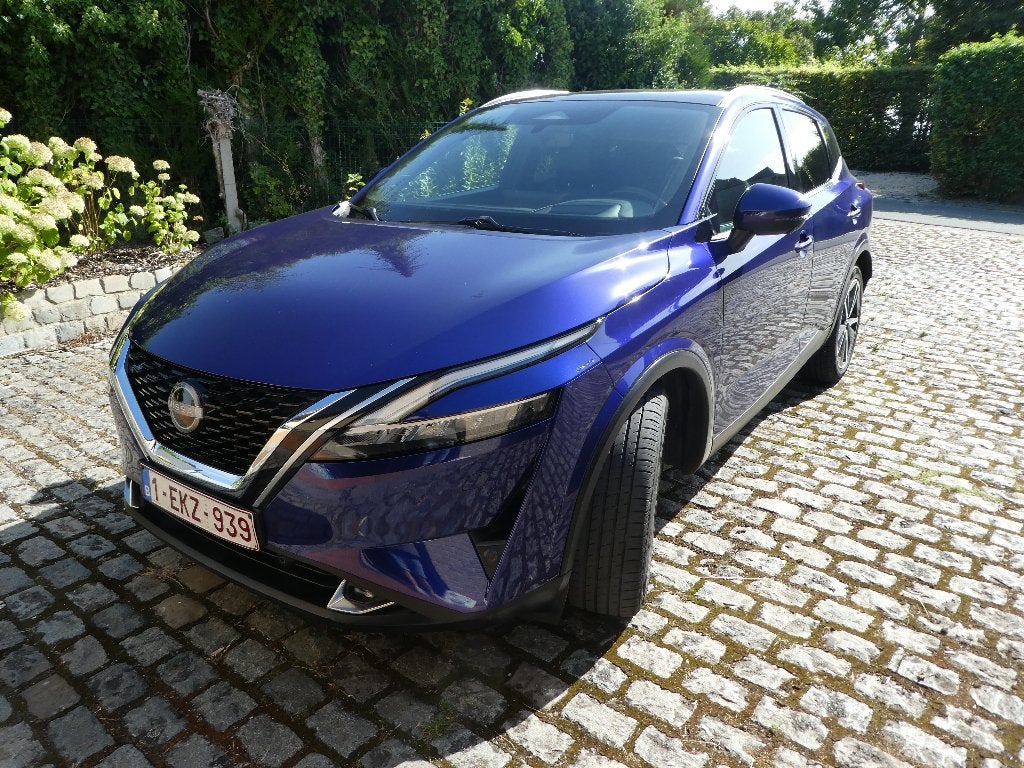 Nissan Qashqai 1.3 dig-t tekna plus hybride, Auto's, Nissan, 1800 kg, Zwart, 4 cilinders, Blauw