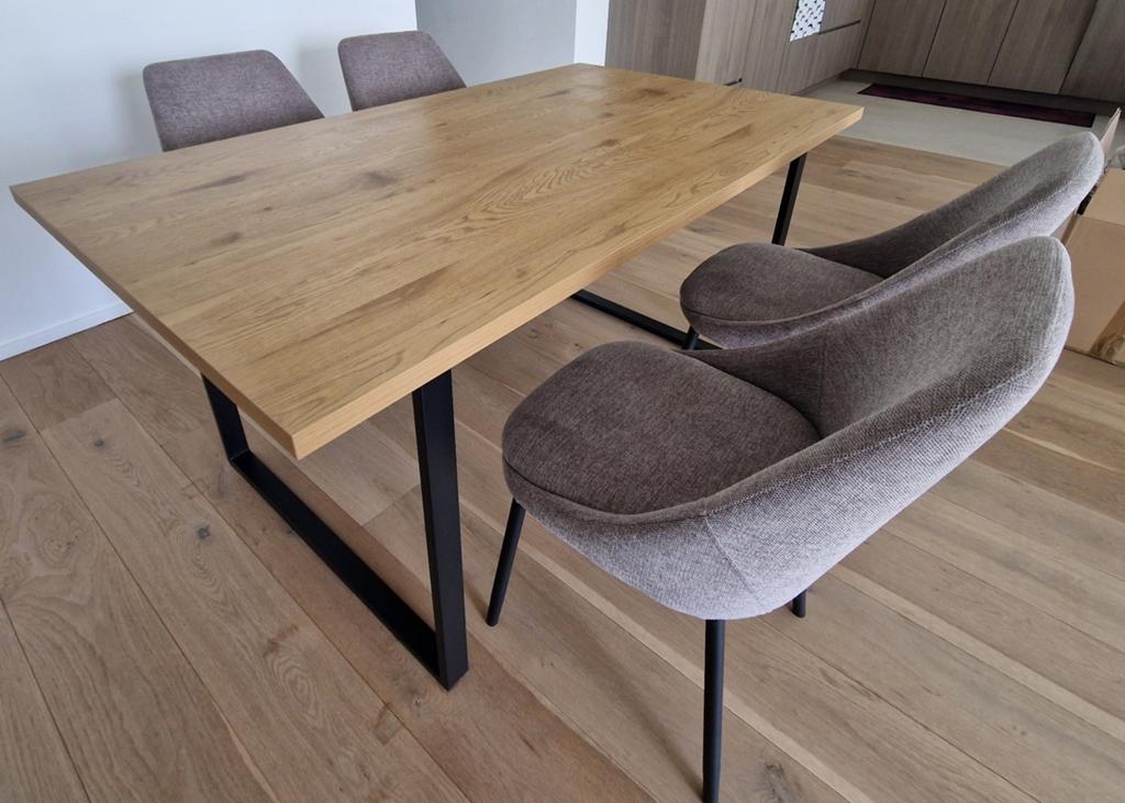 Table en chêne + 4 chaises sable/noir (JYSK), Enlèvement