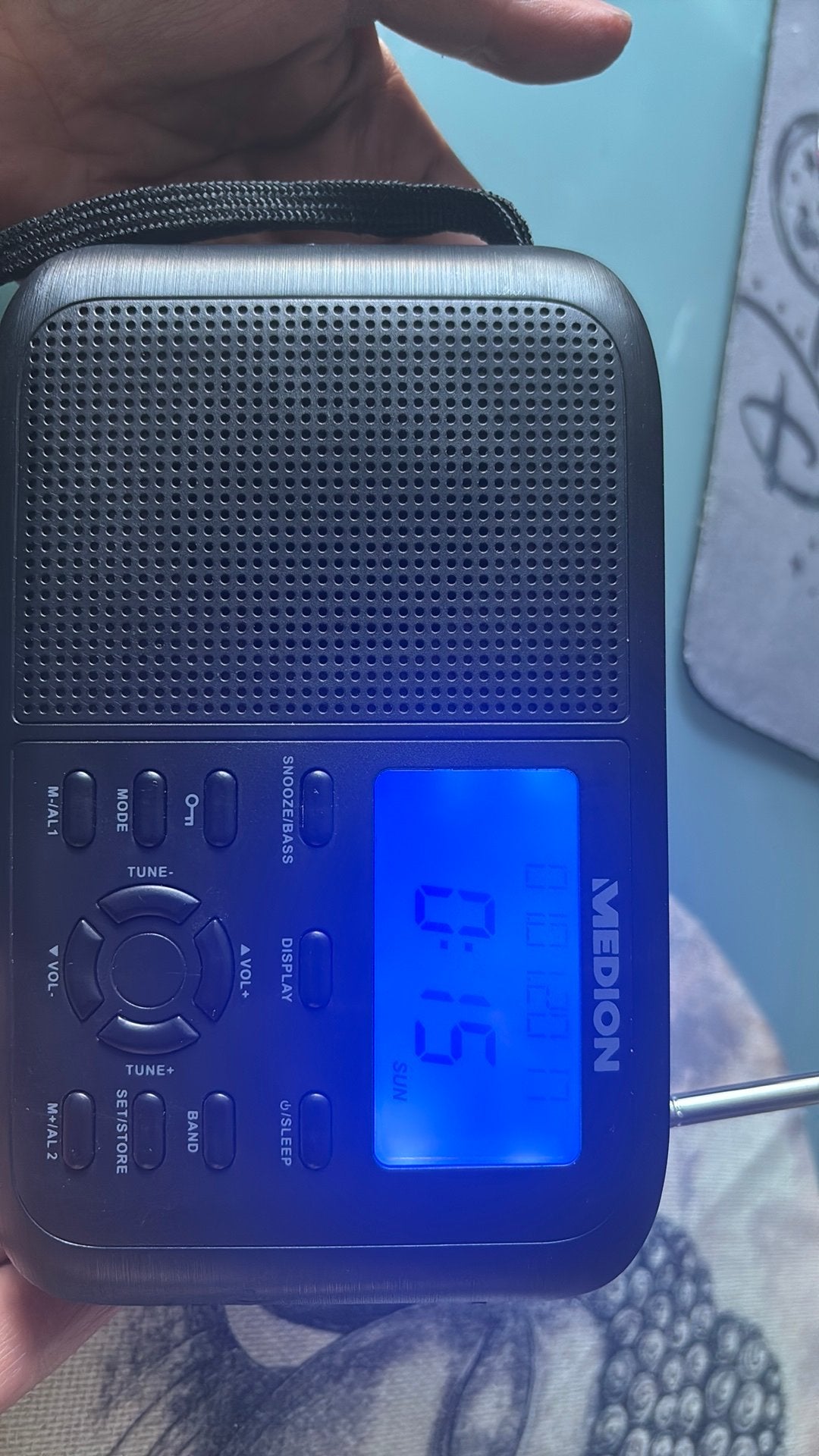 Reveil radio, Enlèvement, Comme neuf