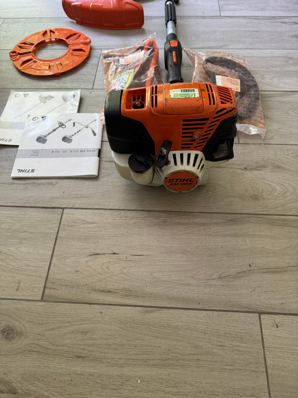 Stihl Combi système comme neuve avec outil coupe bordure !, Jardin & Terrasse, Débroussailleuses, Enlèvement, Comme neuf