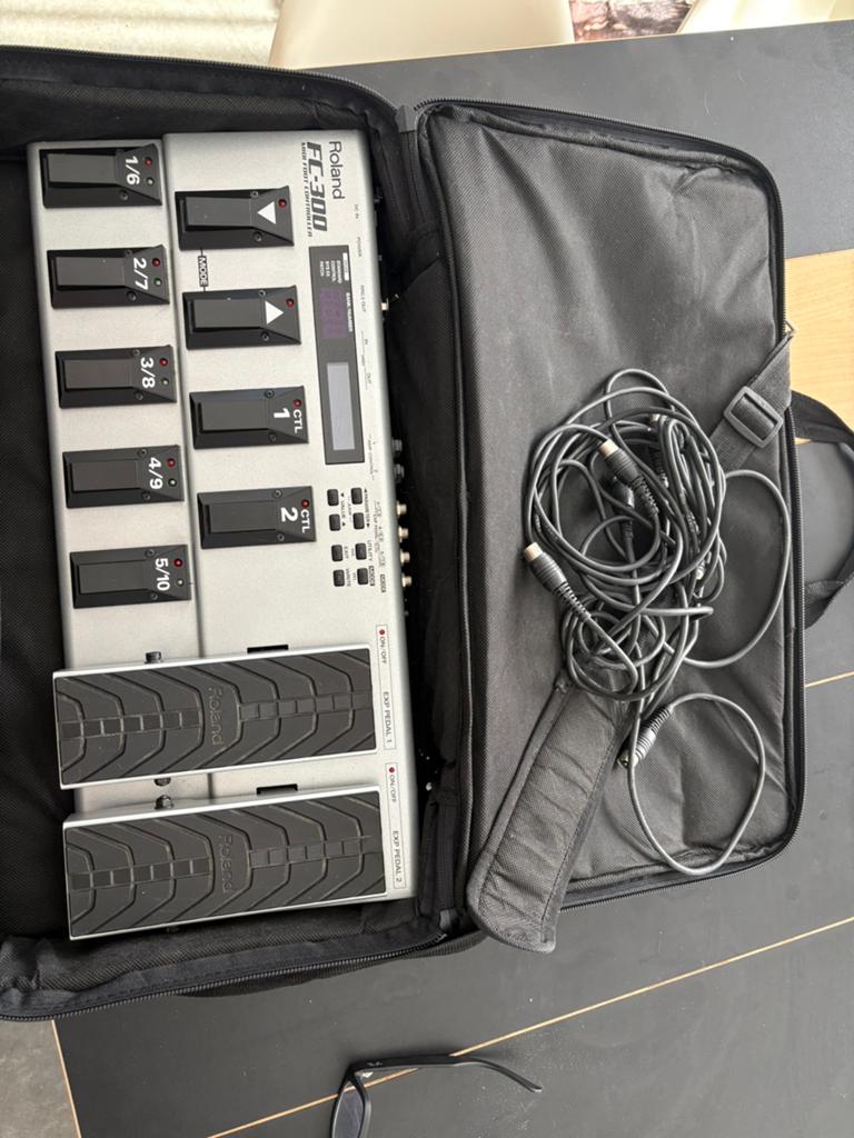 Roland FC-300 midi footswitch / pedal, Verzenden, Zo goed als nieuw