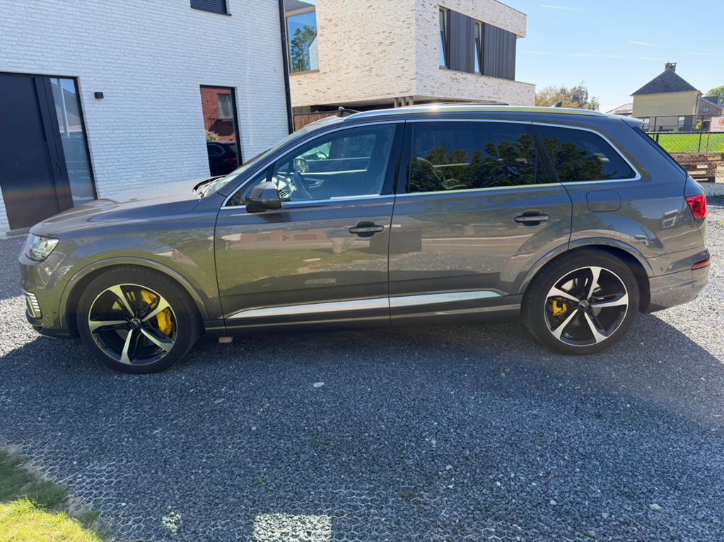 Audi Q7 e-tron - S-LINE*PANO*MATRIX*SOFTCLOSE*HU*21”, Auto's, Audi, Particulier, Q7, 360° camera, 4x4, Achteruitrijcamera, Adaptieve lichten