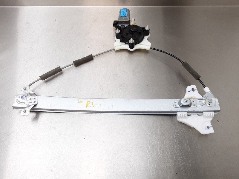 RAAMMECHANIEK RECHTS VOOR Hyundai i20 (GBB) (|82460C7000|), Robert Bosch AG, Gebruikt, Hyundai, Robert-Bosch-Allee 1
74232  Abstatt, DE