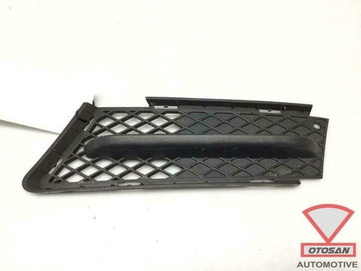 bmw 3 serie e90 voorbumper rooster links 51117154551, Petuelring 130
80788  Munich, DE, Info@bmw.de, Bumper, BMW