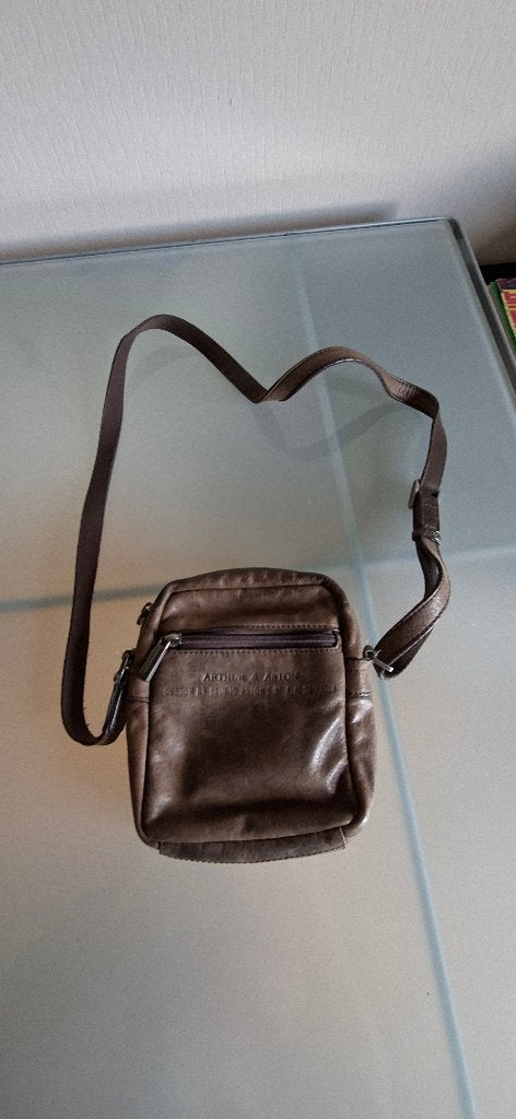 Arthur & Aston Leren Heren Schoudertas / Crossbody (Bruin), Overige merken, Bruin, Ophalen of Verzenden, Zo goed als nieuw