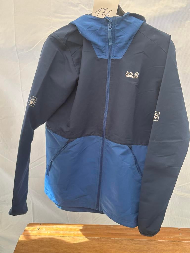 Jas maat 176 Jack Wolfskin, Kinderen en Baby's, Kinderkleding | Maat 176, Ophalen, Zo goed als nieuw, Jas