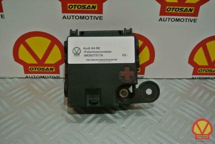 distributeur potentiel de batterie audi a4 8k 8k0937517a, AUDI AG, Auto-Union-Strasse 1
85045  Ingolstadt, DE, Audi, Utilisé