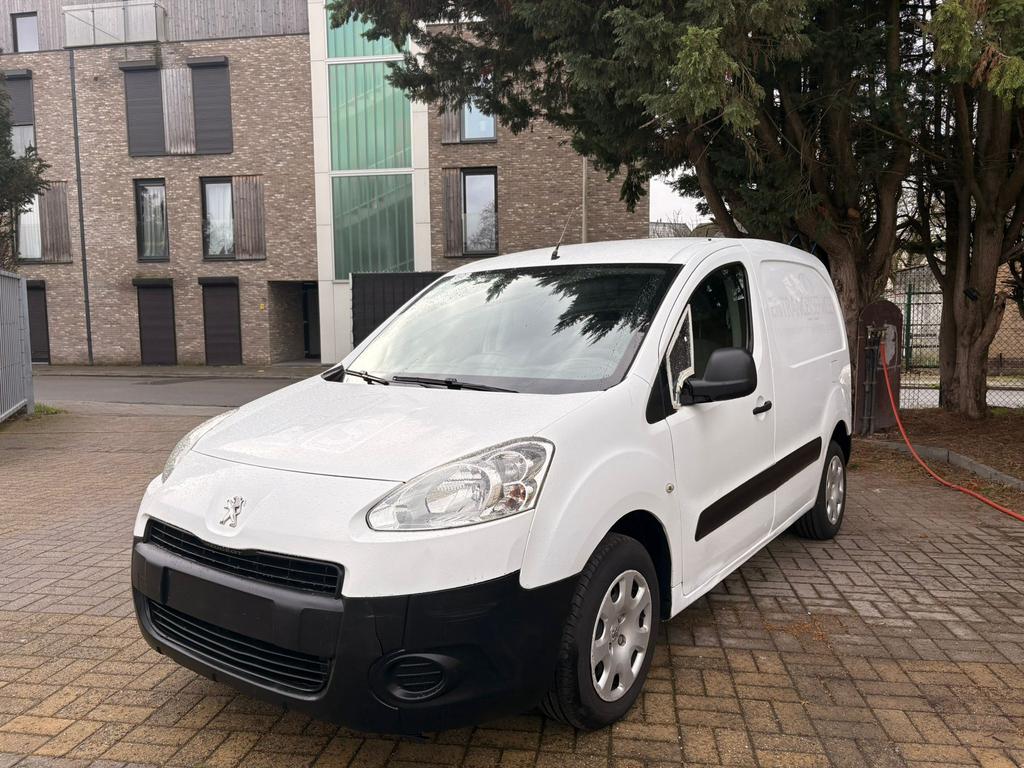 Peugeot Partner 1.6HDI 66KW AIRCO EURO5B 2PL 2015 300.000 KM, Auto's, Euro 5, 1600 cc, Wit, Bedrijf