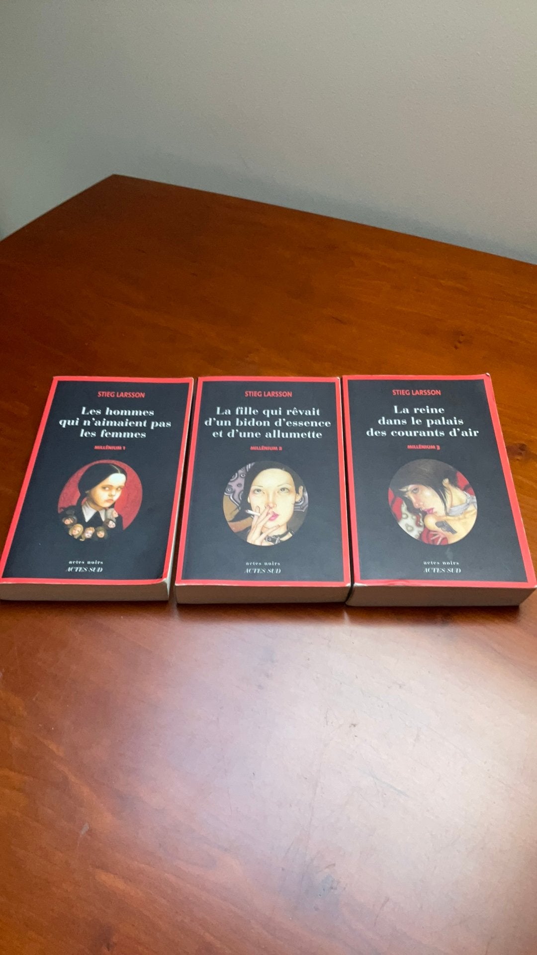 Trilogie. Stieg Larson, Millenium, Enlèvement ou Envoi, Comme neuf