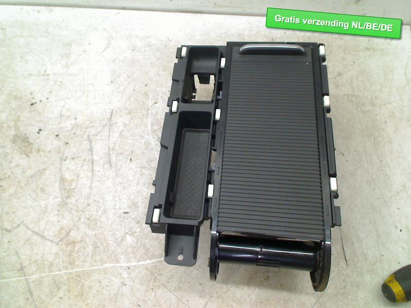 BEKERHOUDER Volkswagen Passat Variant (3G5) (3G0862531), Gebruikt, De Bloemendaal 21 21
5221 EB  'S HERTOGENBOSCH, NL, Info@123Parts.nl