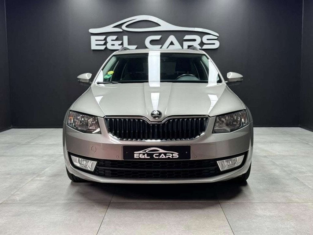 Skoda Octavia Octavia SW 1.6 CR TDi *12 mois de garantie*, Auto's, Skoda, Stof, Gebruikt, https://public.car-pass.be/vhr/cce2bba6-5c09-46de-8f09-0cc1603a5655