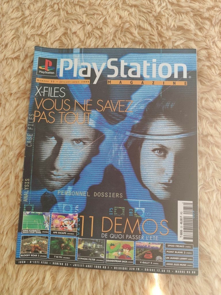 PlayStation Magazine N33 1999 XFile Syphon Filter Ape Escape, Ophalen of Verzenden, Gelezen, Divers auteurs