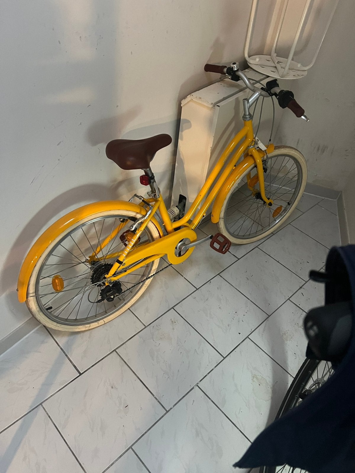 Fiets te koop met mandje, Enlèvement, Comme neuf