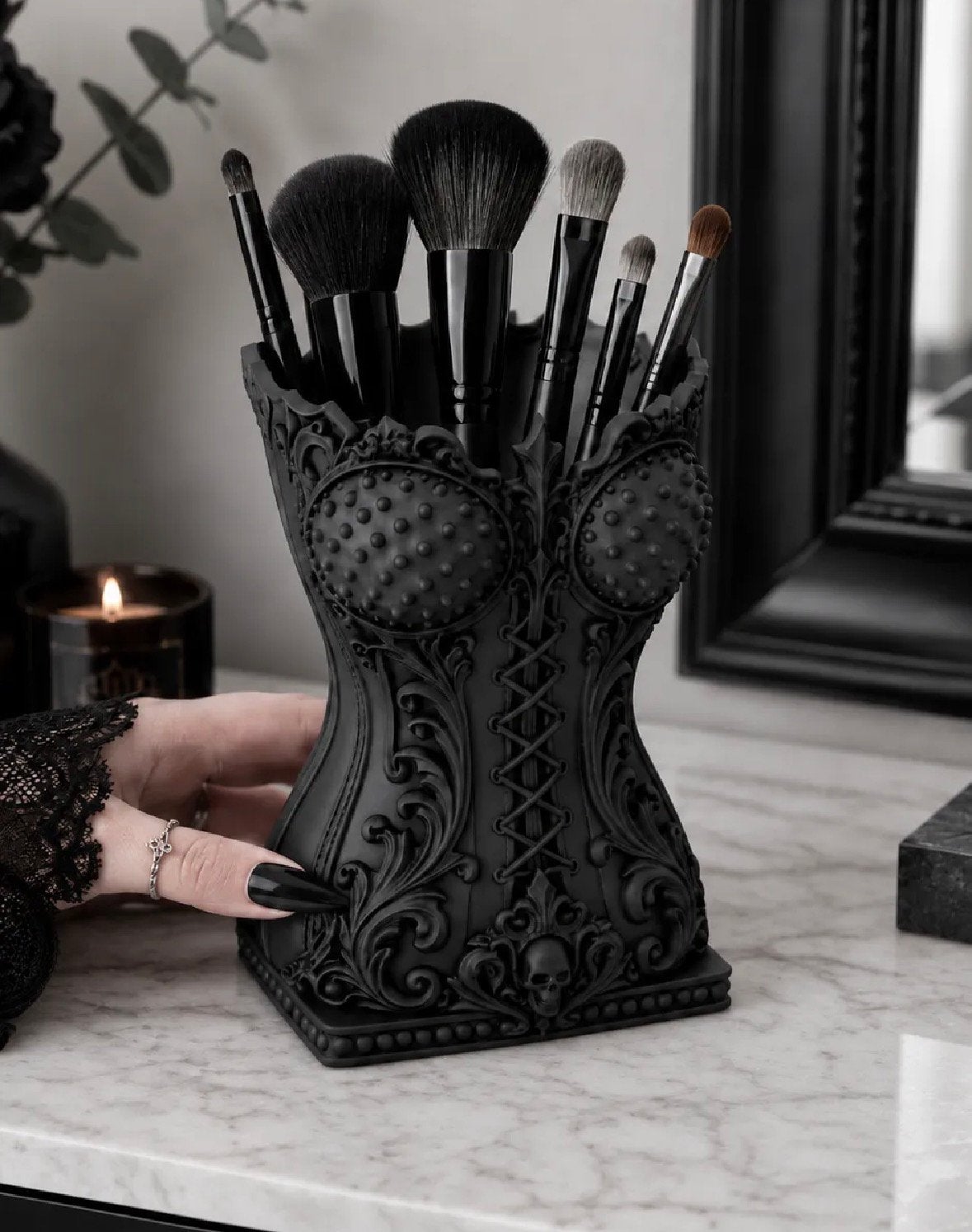 Pot à pinceaux, crayons & maquillage – Corset Gothique, Enlèvement ou Envoi, Comme neuf, Noir