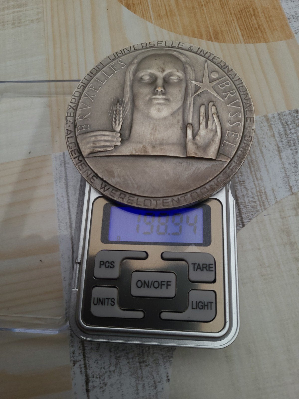 medaille expo 58 brussel bijna 200 gr, Ophalen