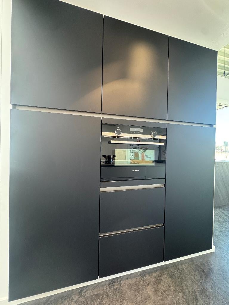Kastenwand (SHOWROOM) met koelkast & siemens combi oven, Ophalen, Overige materialen, Zwart, Nieuw