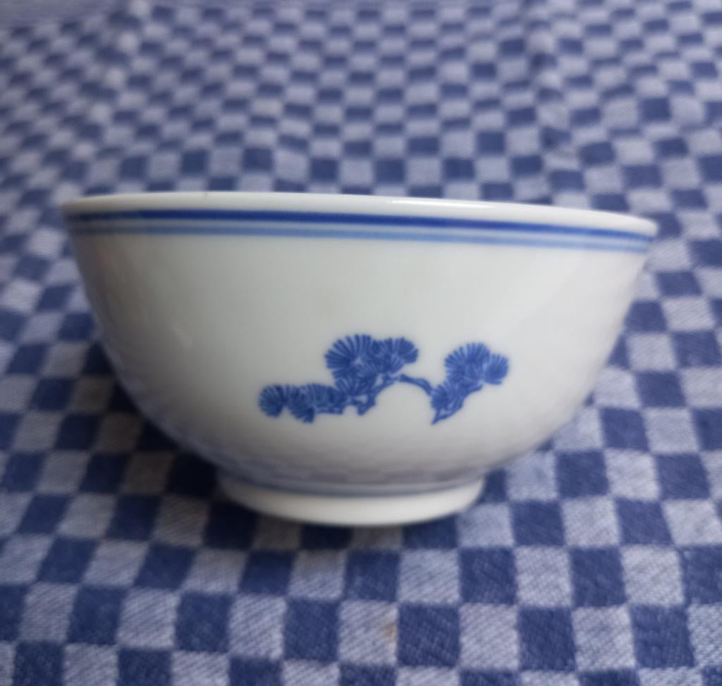 Blauw-witte porseleinen kom — Jingdezhen (China), Ophalen