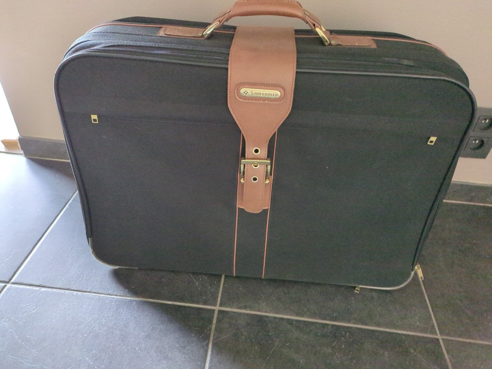 Reiskoffer Samsonite, Handtassen en Accessoires, Ophalen of Verzenden, Gebruikt, Overige materialen, Wieltjes