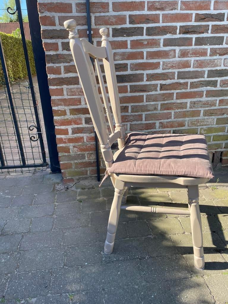 4 stoelen en tafel /rond / ovaal / houten, Huis en Inrichting, Ophalen, Gebruikt, Bruin, 100 tot 150 cm
