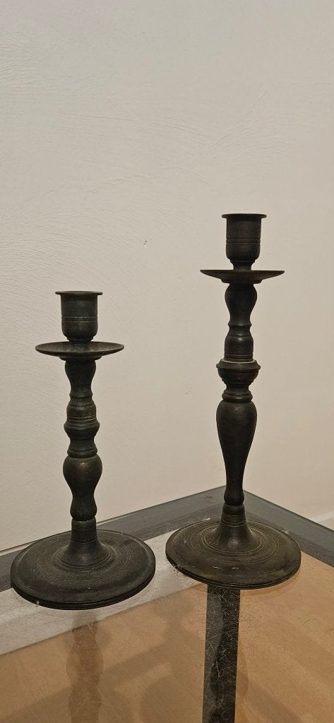 Paire de bougeoirs anciens en bronze/laiton – Style Balustre, Enlèvement, Autres matériaux