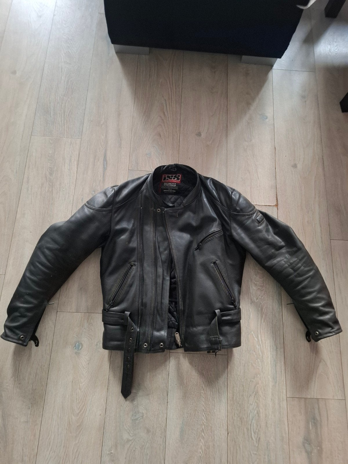 leren motorjas, Motoren, Ophalen