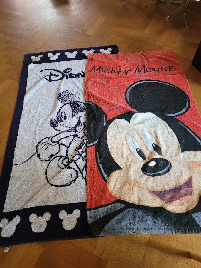 2 x serviette de bain/plage Disney, Enlèvement ou Envoi, Comme neuf, Accessoire de natation