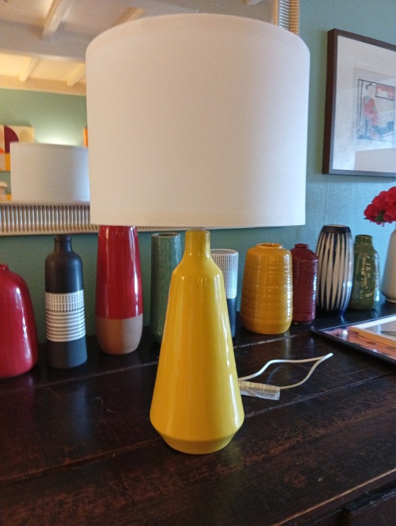 LAMPE A POSER AVEC SON ABAT-JOUR, Maison & Meubles, Avec abat-jour, Jaune, Comme neuf, E27 (grand)