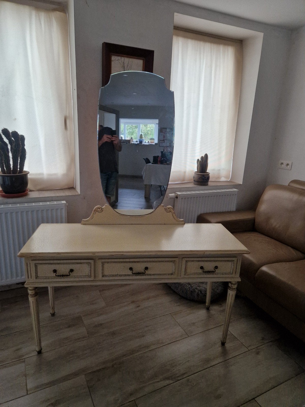 table boudoir style Louis xvı, Enlèvement