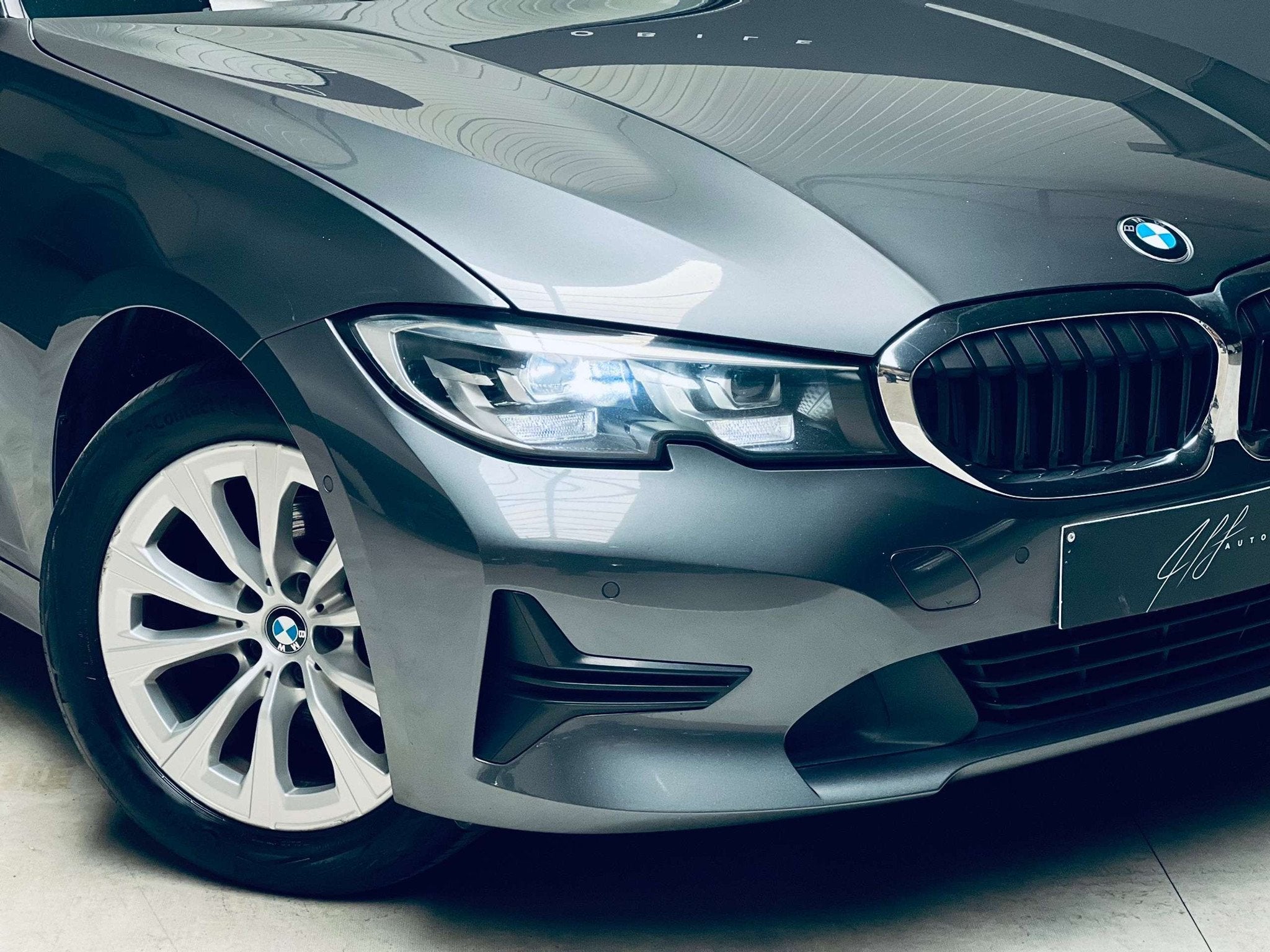 BMW 3 Serie 318 d*AUTOMATIQUE*CARPLAY*LED*CARNET COMPLET*, Autos, Argent ou Gris, Achat, Euro 6, Entreprise