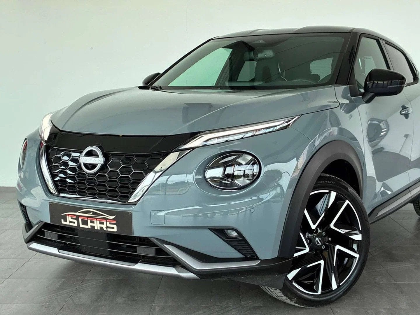 Nissan Juke 1.6 HYBRID N-DESIGN-1ERPRO-1.905KM-PACK MIDNIGHT, Argent ou Gris, Achat, Entreprise, Noir