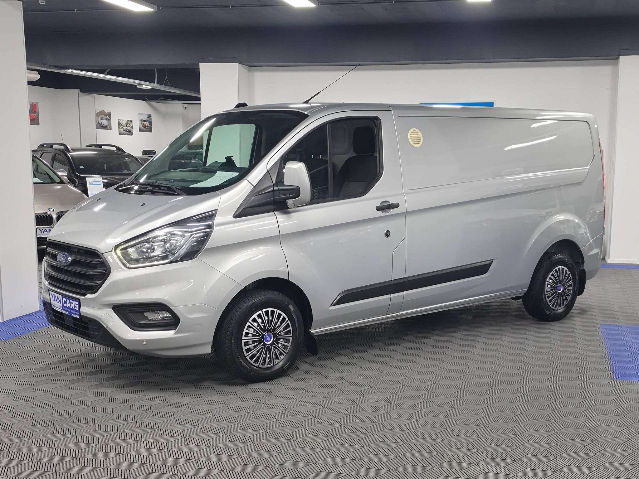 Ford Transit Custom L2 Maxi 2.0 EcoBlue | 130ch Facelift | D, Autos, Argent ou Gris, Achat, Entreprise, 3 places