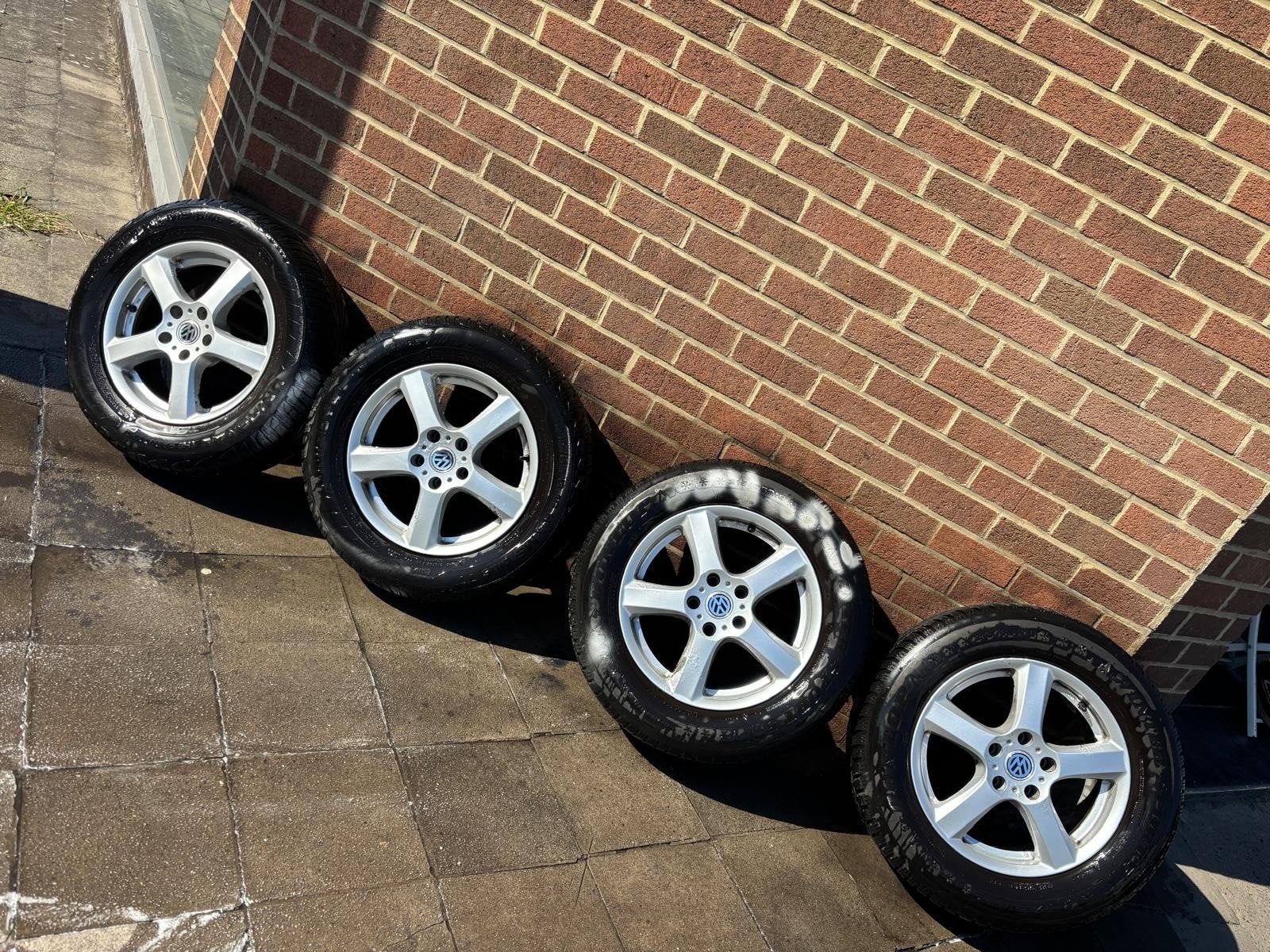 Lot de 4 jantes VW,Audi,Seat,Skoda + pneu hiver (215/65R16), Neuf, Pneus et Jantes, 16 pouces, Véhicule utilitaire