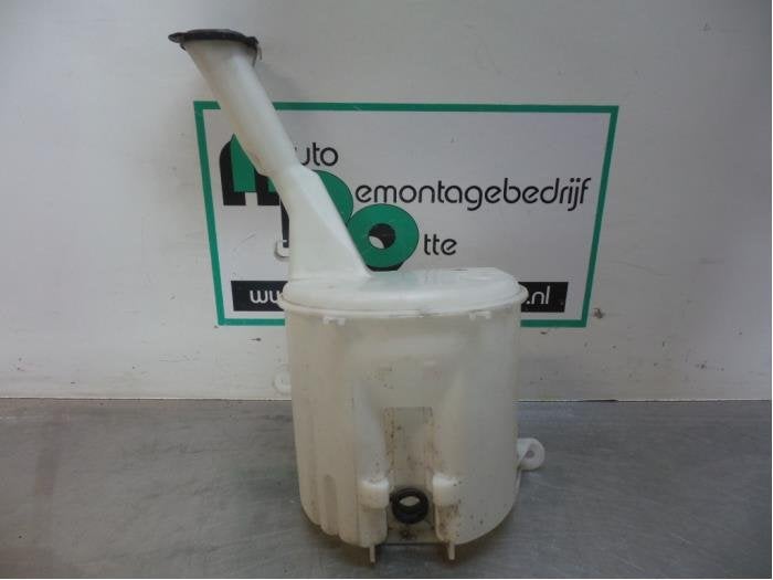 Ruitensproeiertank voor van een Toyota Yaris Verso (Yaris Ve, Auto-onderdelen, Gebruikt, -, -, Ophalen of Verzenden