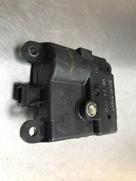 KACHELSTELMOTOR Nissan Qashqai (J10) (|3J01030850|), Auto-onderdelen, Gebruikt, Nissan