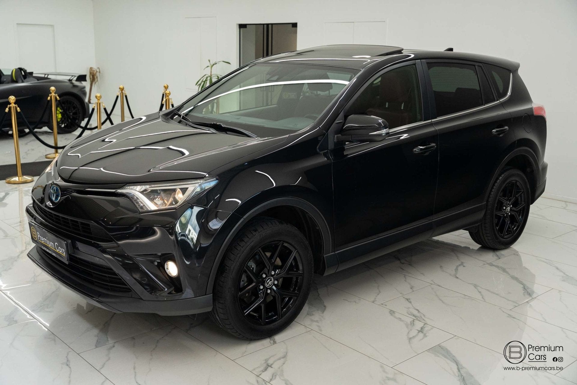 Toyota RAV4 2.5i hybrid black edition! 2x4! FULL OPTIONS!, Auto's, Dealer onderhouden, 114 kW, Gebruikt, Euro 6