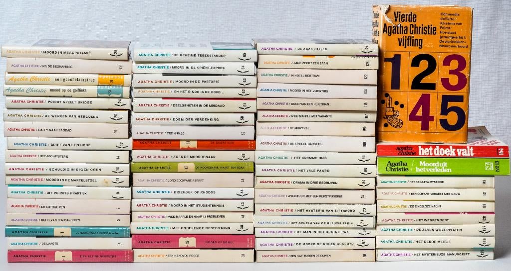 82 Agatha Christie pocketboeken 78 NL + 4 Fr, Ophalen of Verzenden, Gelezen, Agatha Christie
