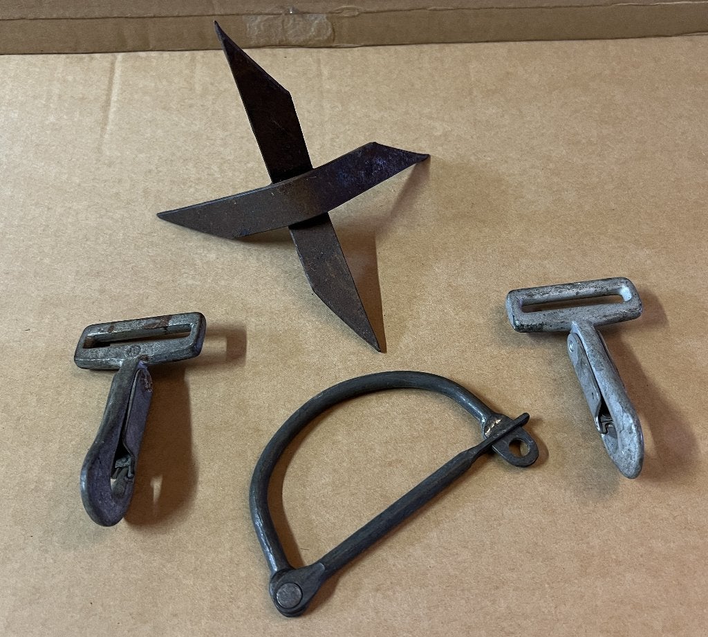 Militaria - Kraaiepoot - haken parachute - slotbeugel, Ophalen of Verzenden, Overige soorten, Overige typen