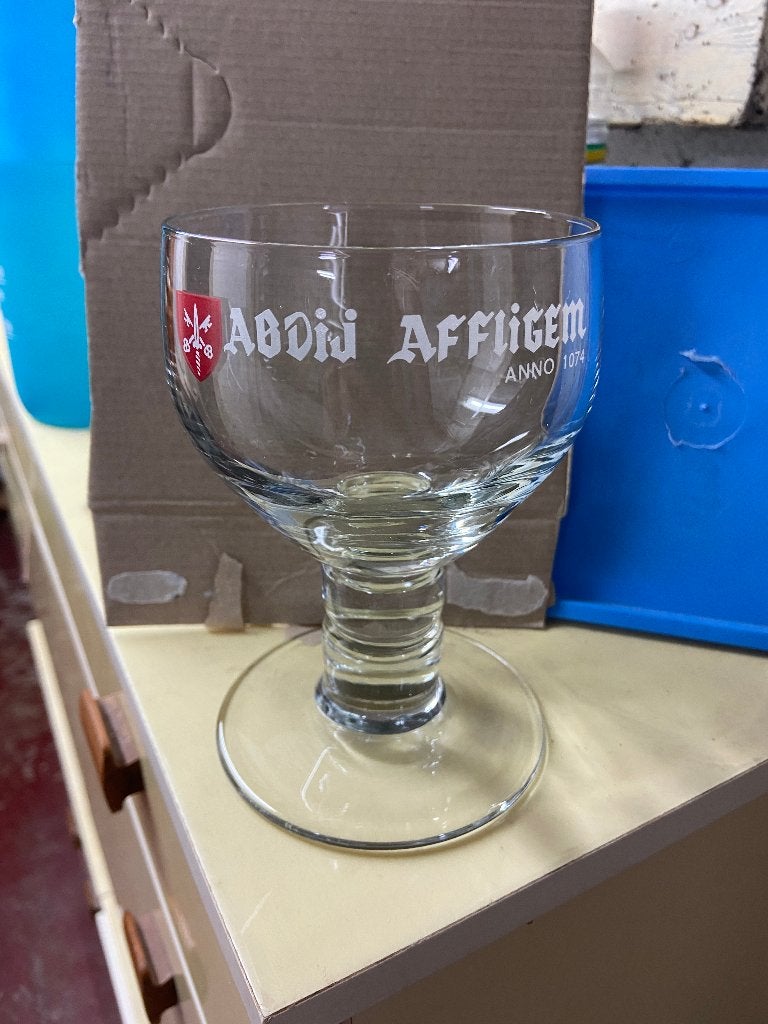 Verre AFFLIGEM, Collections, Marques de bière, Enlèvement, Comme neuf, Verre ou Verres, Autres marques