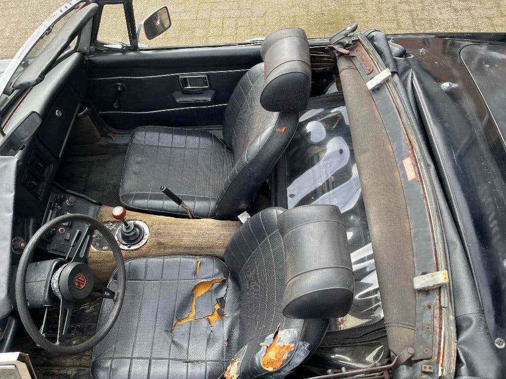 MG MGB roadster uit 1973 met overdrive, foto 8