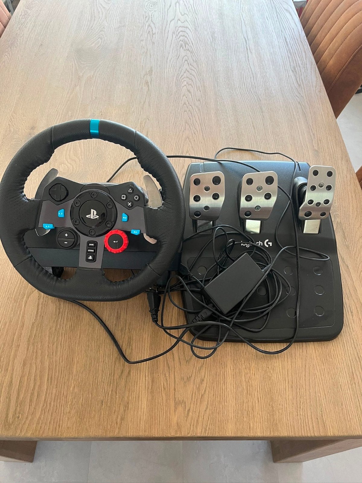 Logitech G29 Driving Force Racestuur + Pedalen (Zgan / PS5,, Games en Spelcomputers, Spelcomputers | Sony Consoles | Accessoires