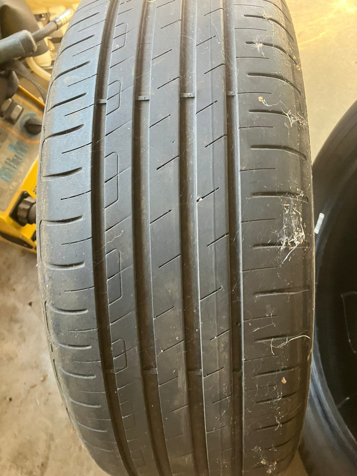 Pneus Goodyear 215/55R17 94V, Enlèvement