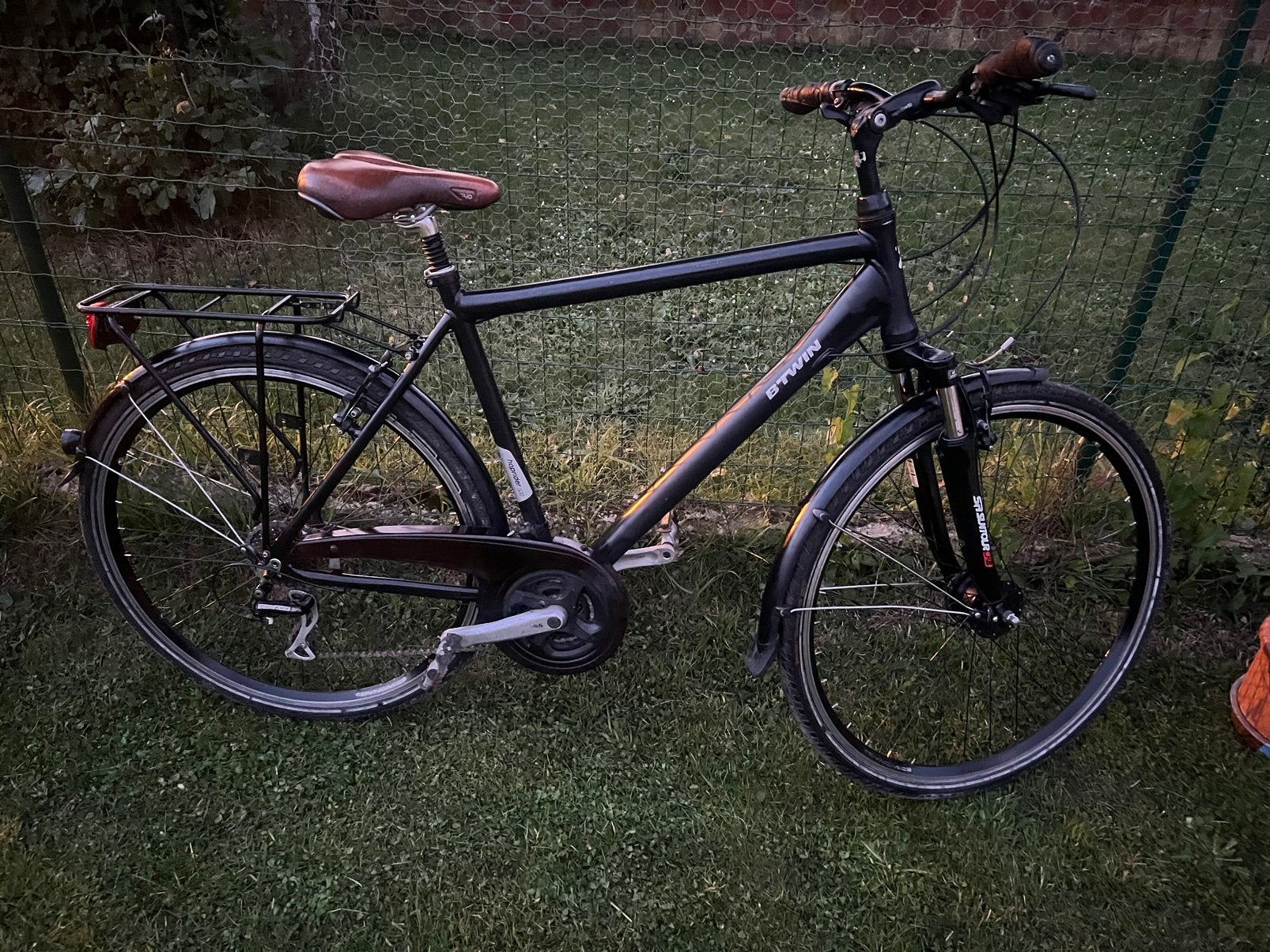 Vélo homme b twin hoprider 520, Vélos & Vélomoteurs, Enlèvement, Utilisé, 28 pouces