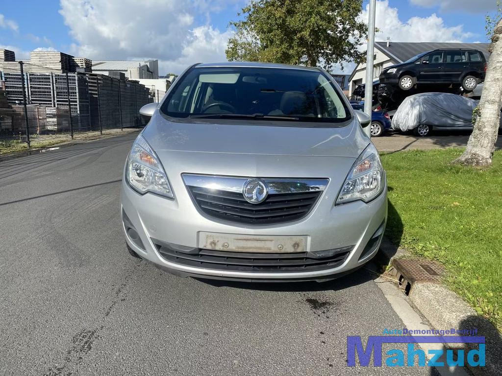 OPEL MERIVA B Zilver Z157 Voorkop front bumper 2010-2017, Auto-onderdelen, Gebruikt, Voor, Opel Automobile GmbH, Kontakt@opel-infoservice.de