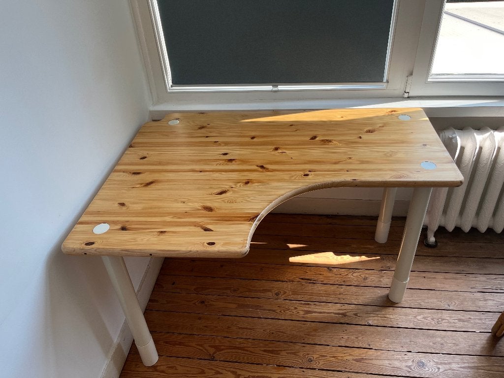 Houten bureau van Flexa (Denemarken), Huis en Inrichting, Bureaus, Ophalen, Gebruikt, In hoogte verstelbaar, Hout