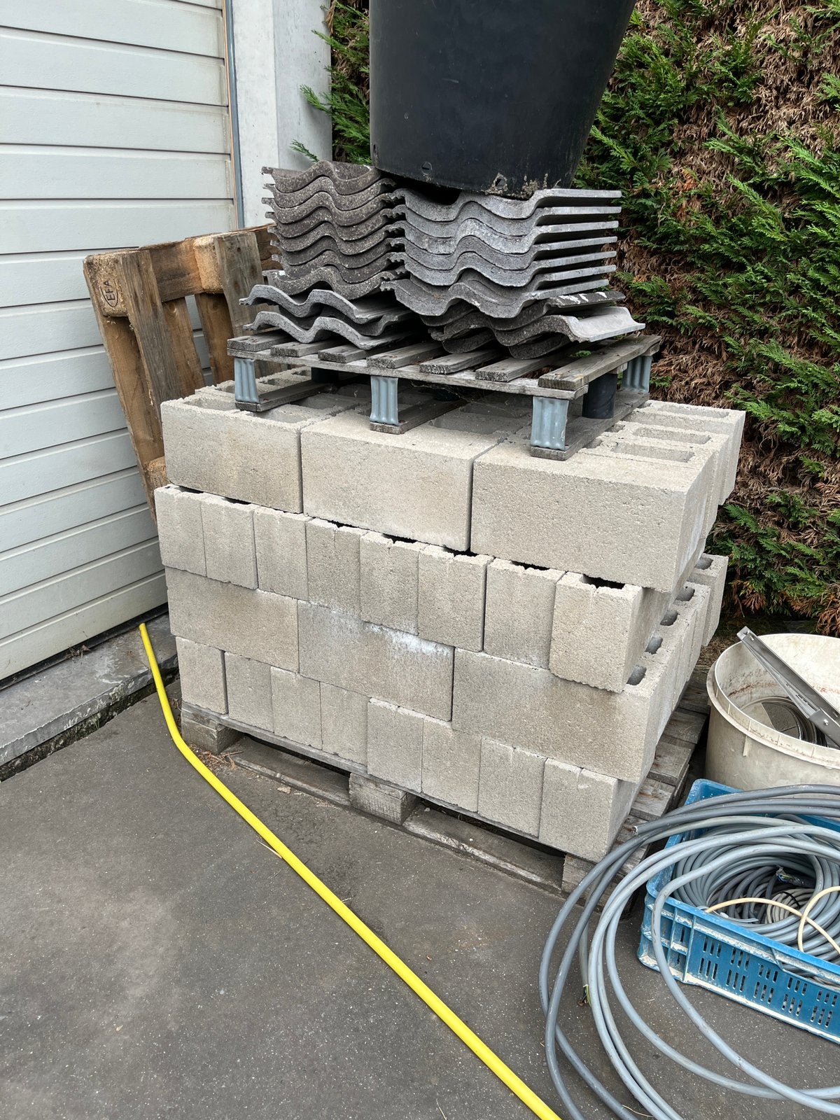 Betonblokken hol op pallet, Doe-het-zelf en Bouw, Metselstenen, Ophalen, Beton