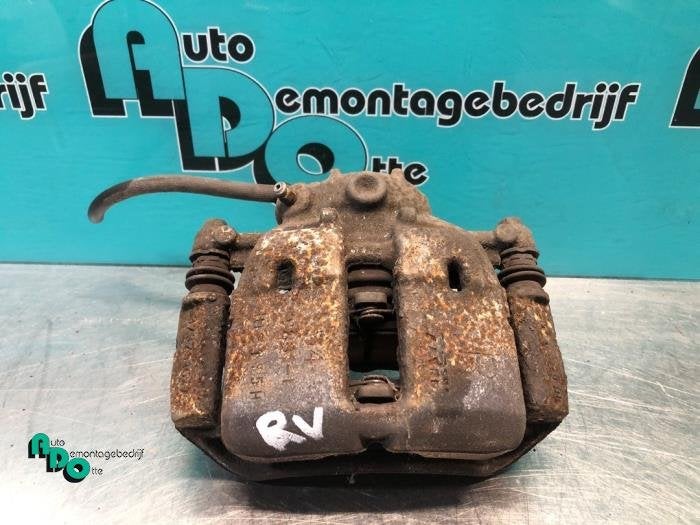Remklauw (Tang) rechts-voor van een Mitsubishi Colt (Colt 04, Gebruikt, -, -, Ophalen of Verzenden