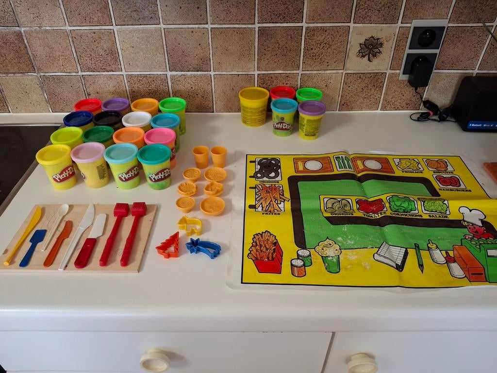 Play-doh 16 potjes amper gebruikt, 5 potjes gebruikt, Kinderen en Baby's, Ophalen of Verzenden, Gebruikt