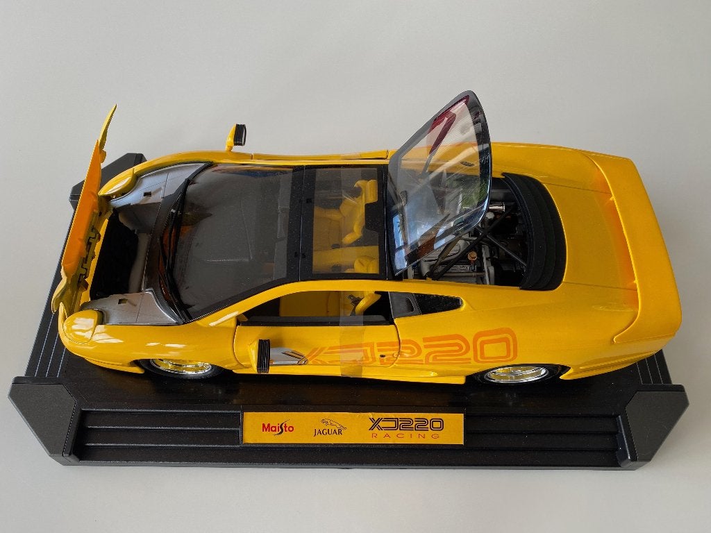 Jaguar XJ220 (1992) Maisto 1/12 (Zeldzame kleur: geel), Ophalen of Verzenden, Zo goed als nieuw, 1:9 t/m 1:12, Auto